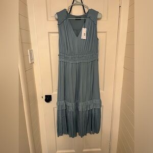 Tahari size large green dress